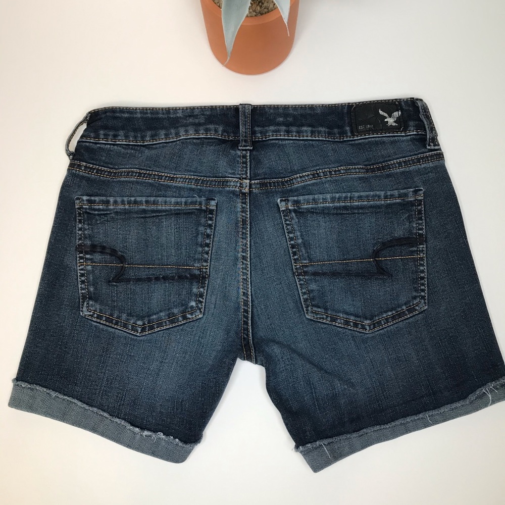American Eagle Mid-Rise Raw-Hem Jean Shorts - 4 - Picture 5 of 17